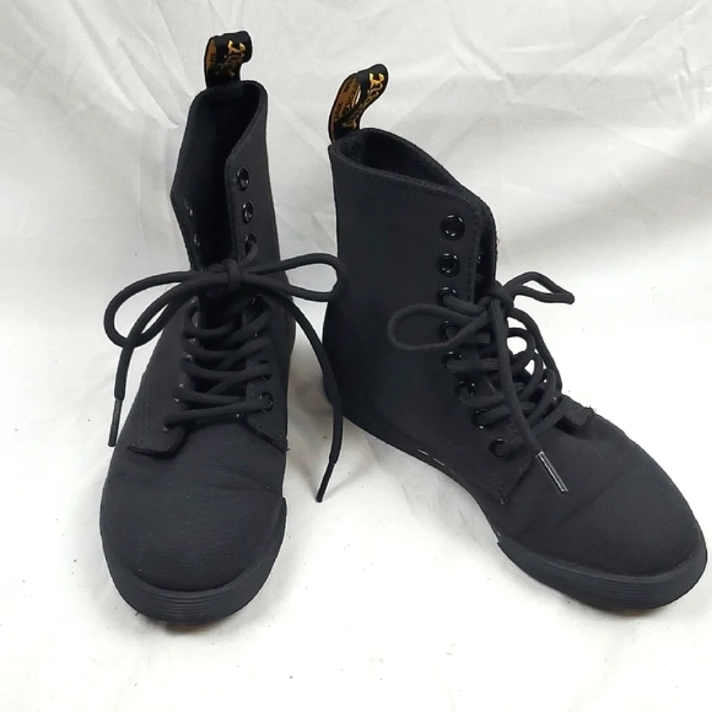 Dr. Martens Sheridan Black Canvas Boot‎